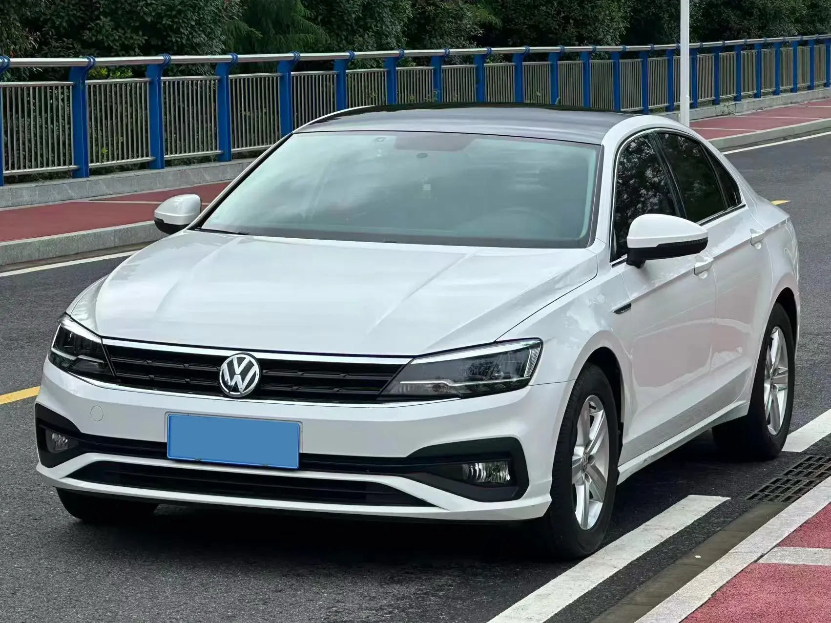 2021 VOLKSWAGEN LAMANDO view 1
