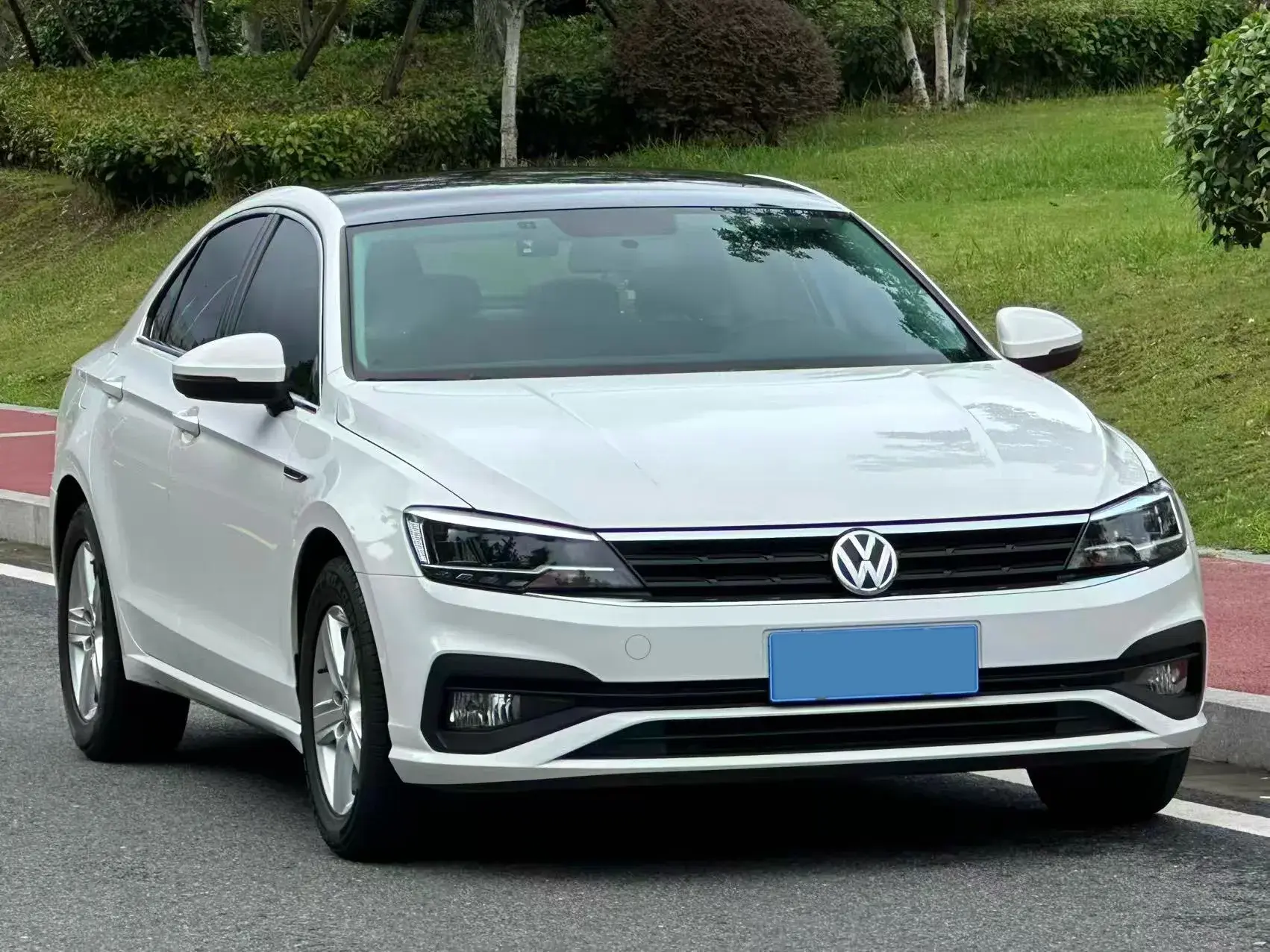 2021 VOLKSWAGEN LAMANDO thumbnail 3