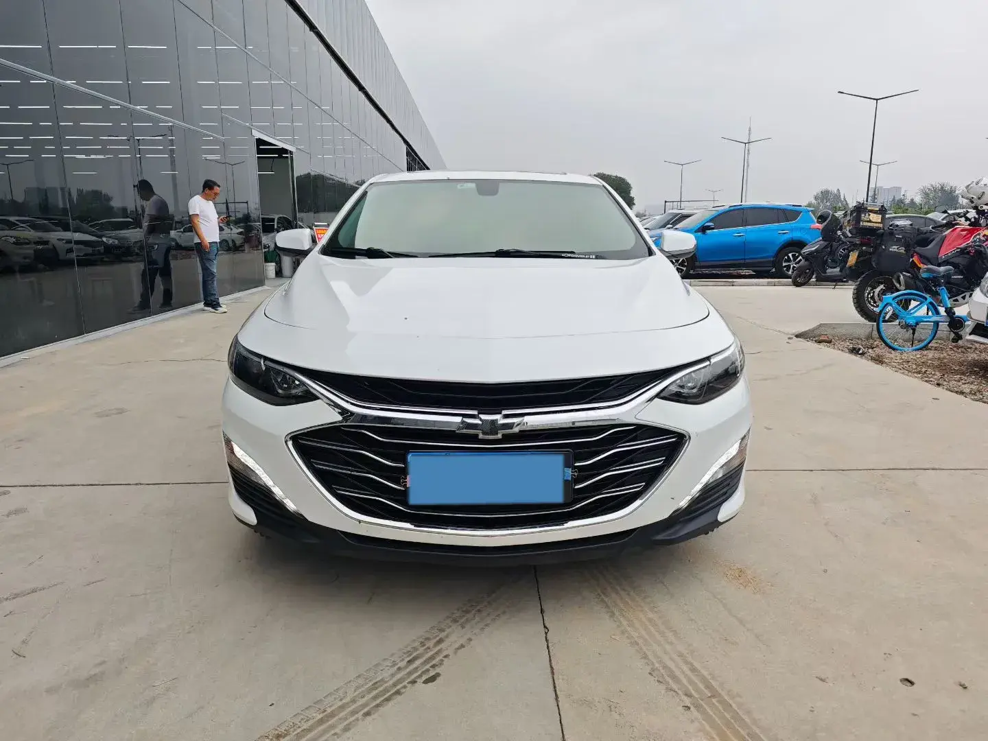 2021 CHEVROLET MALIBU thumbnail 2