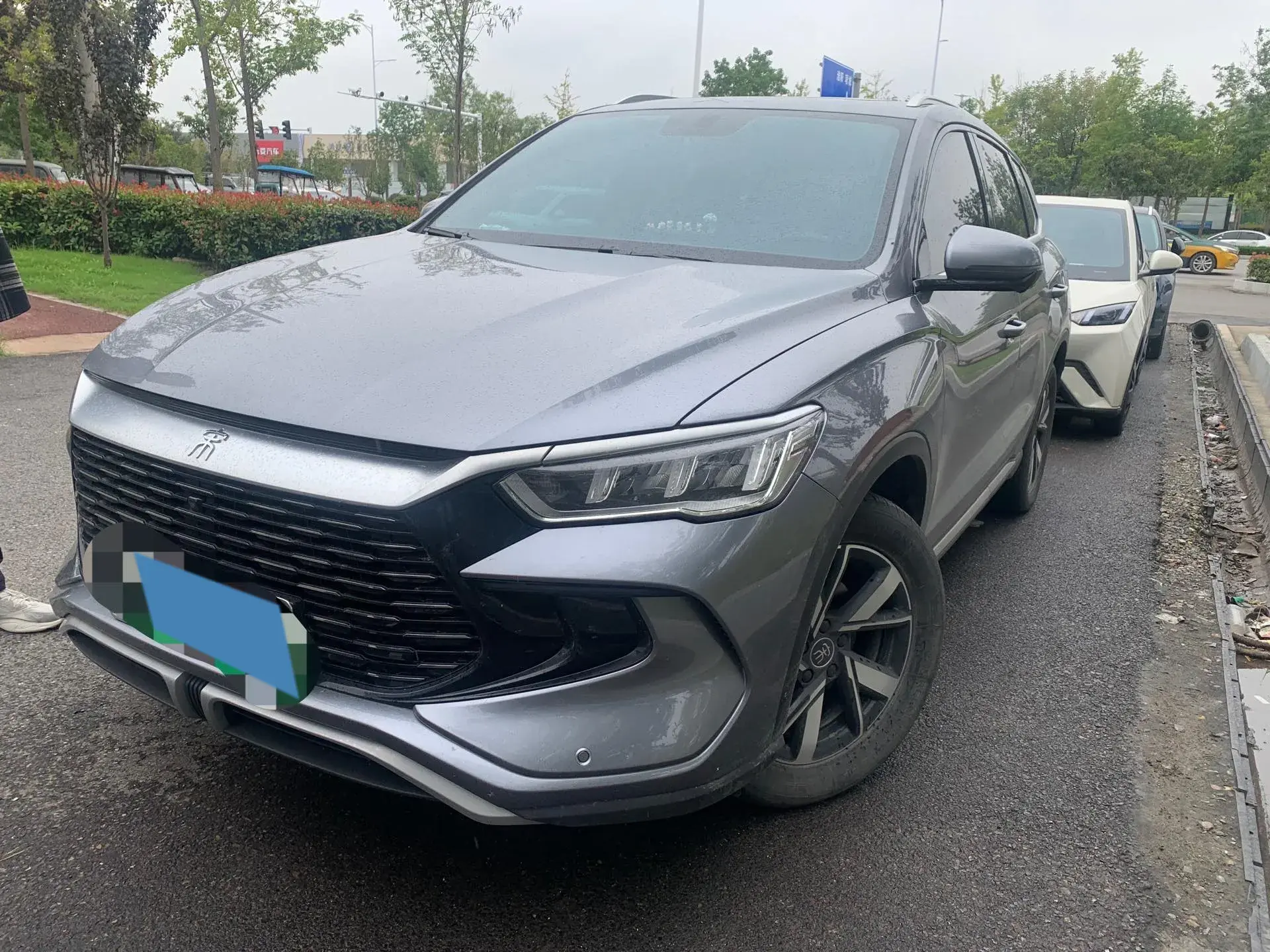 2023 BYD SONG view 1