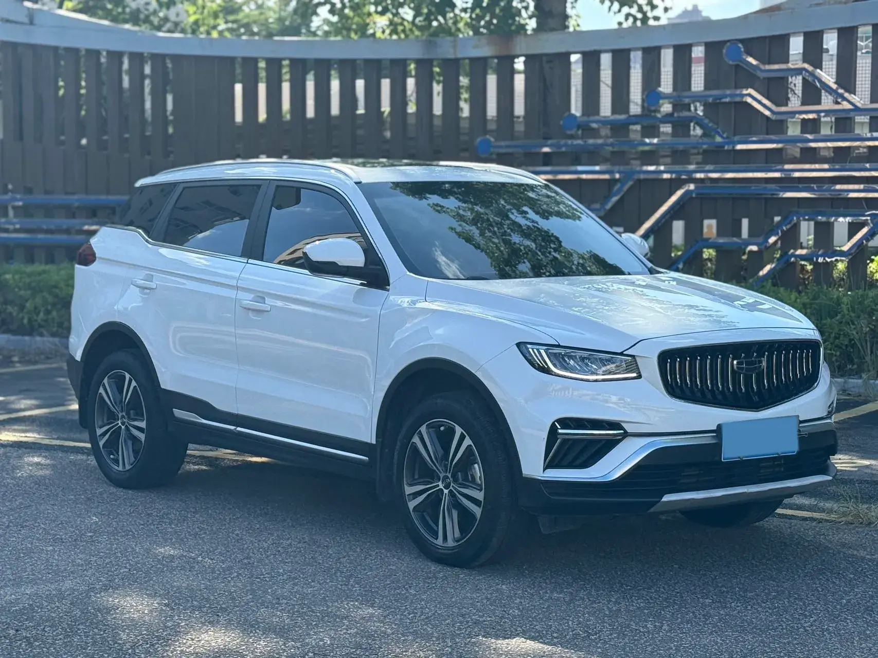 2022 GEELY AZKARRA thumbnail 3