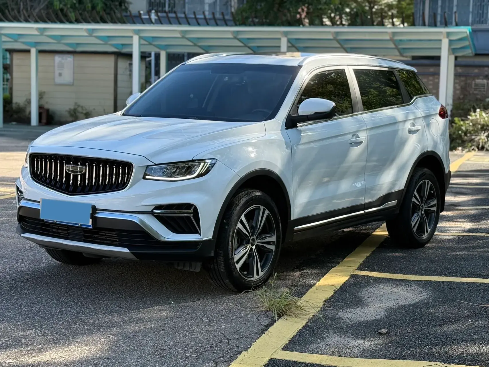 2022 GEELY AZKARRA view 1