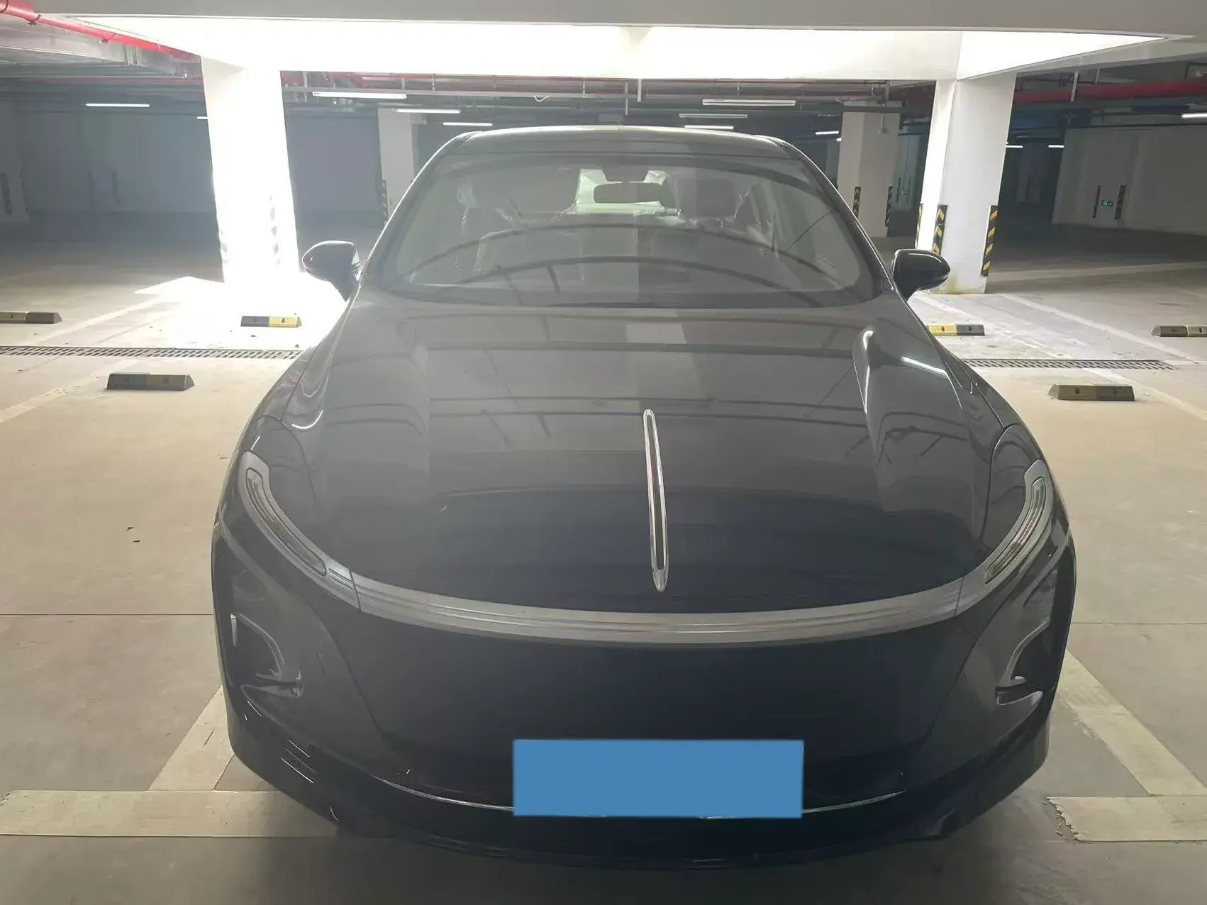 2025 HONGQI E-QM5 thumbnail 3