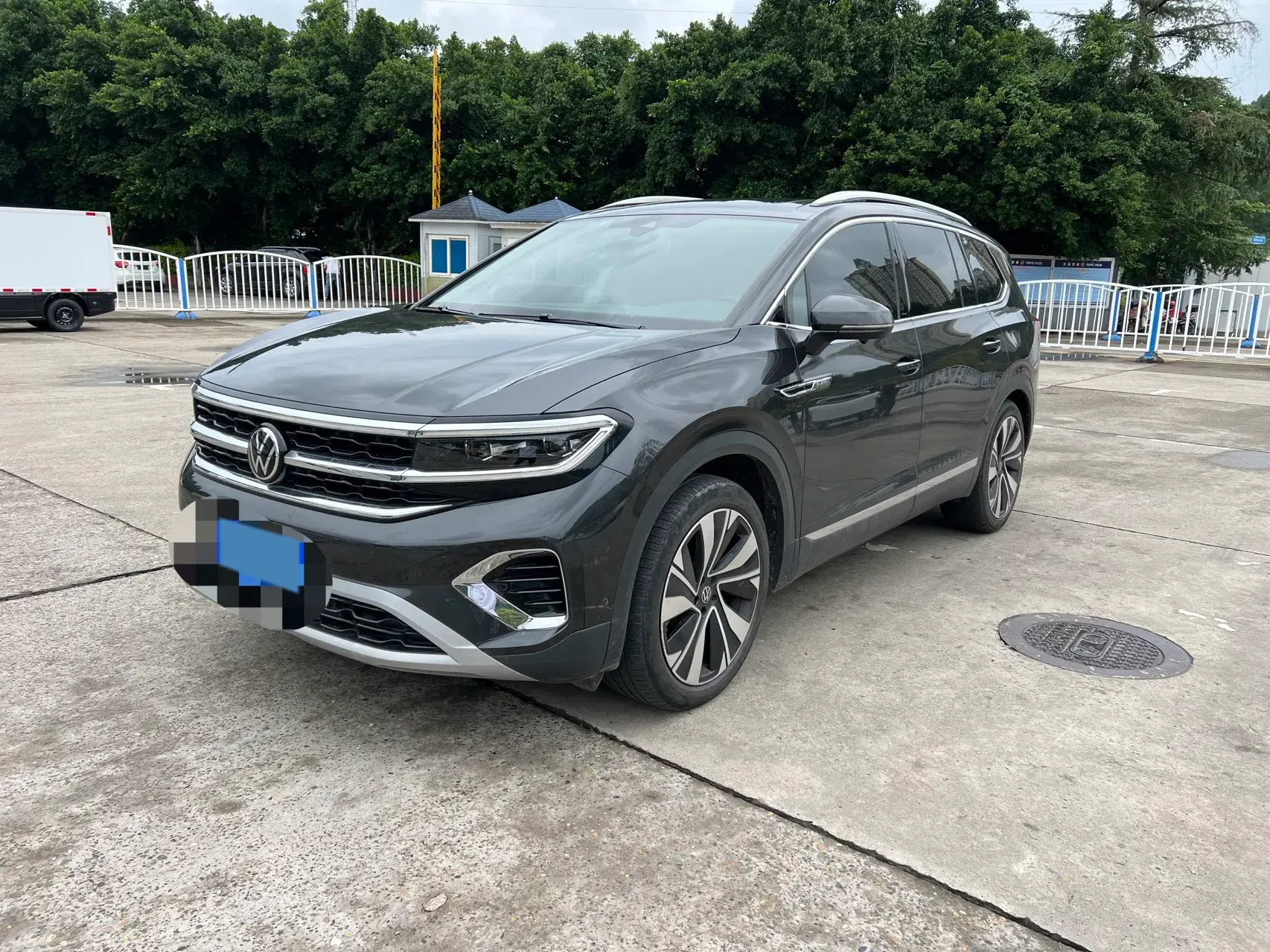 2022 VOLKSWAGEN TALAGON view 1