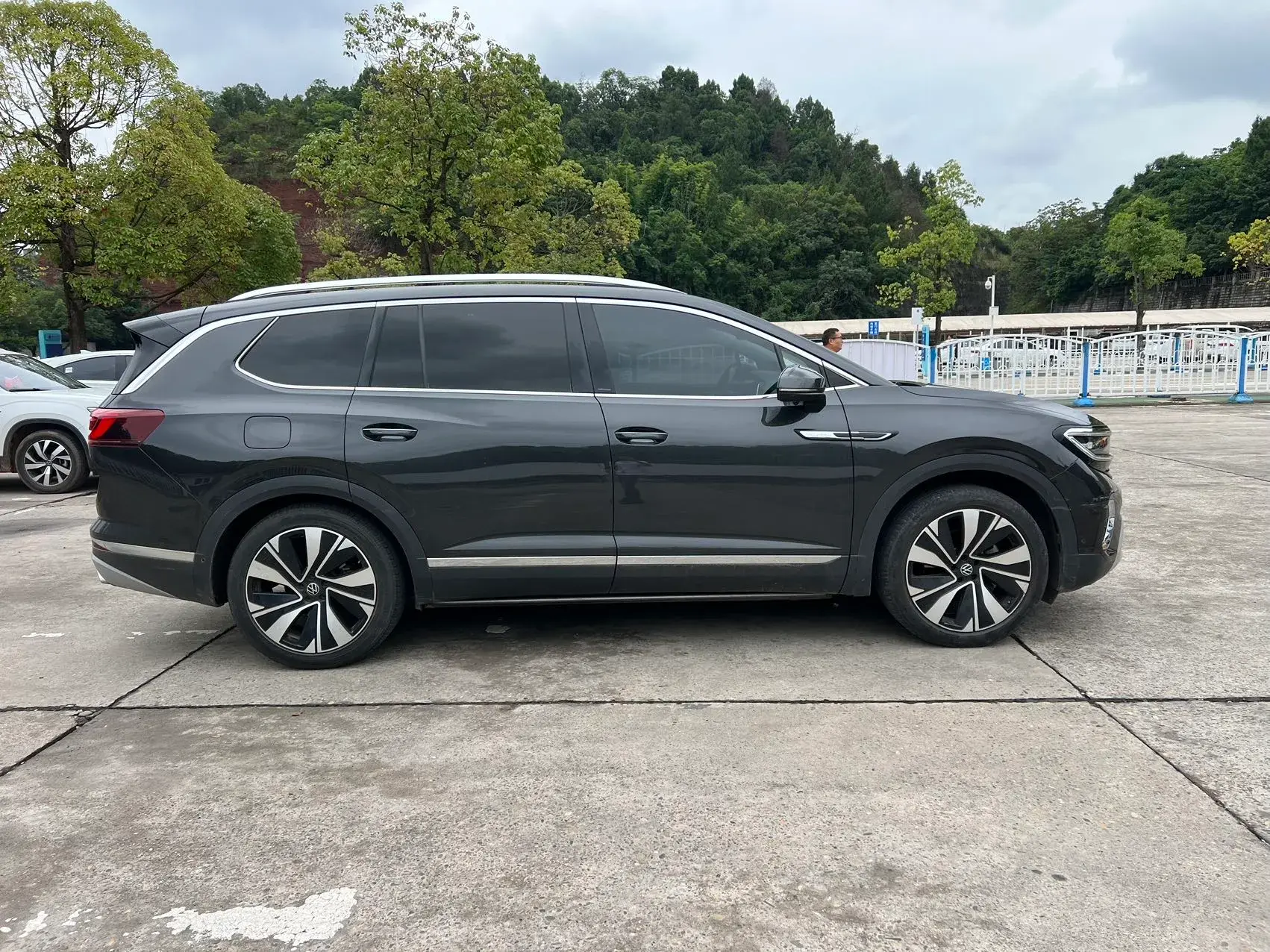 2022 VOLKSWAGEN TALAGON thumbnail 3