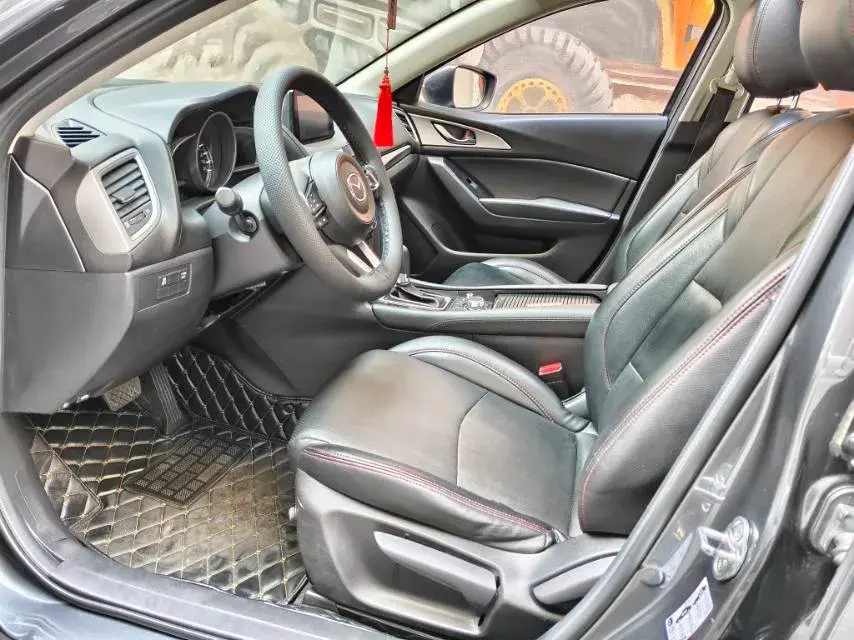 2017 MAZDA 3 thumbnail 4