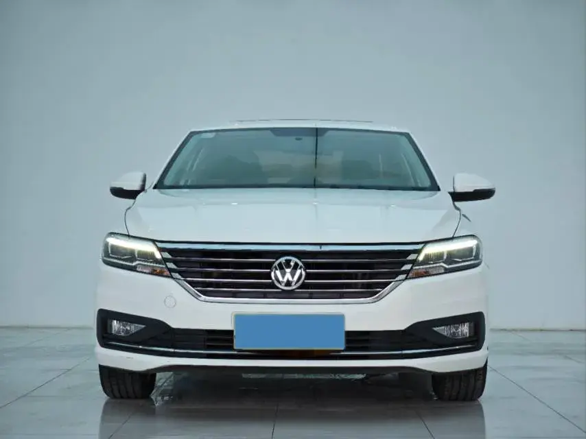 2018 VOLKSWAGEN LAVIDA thumbnail 2