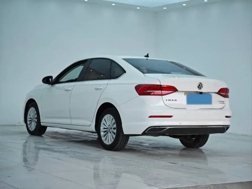 2018 VOLKSWAGEN LAVIDA thumbnail 4