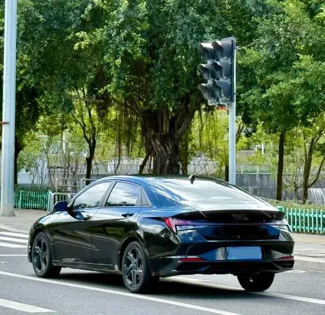 2022 HYUNDAI ELANTRA thumbnail 4