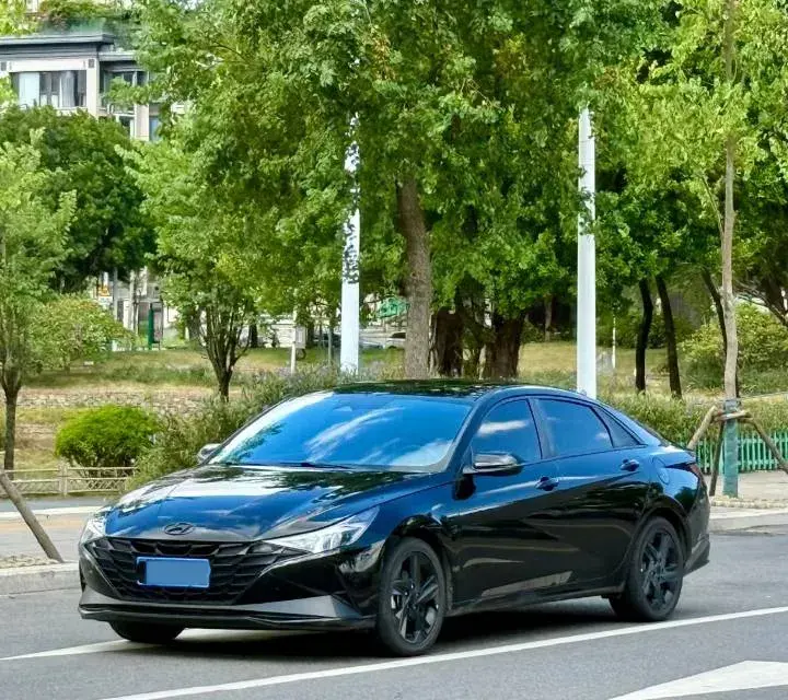 2022 HYUNDAI ELANTRA view 1