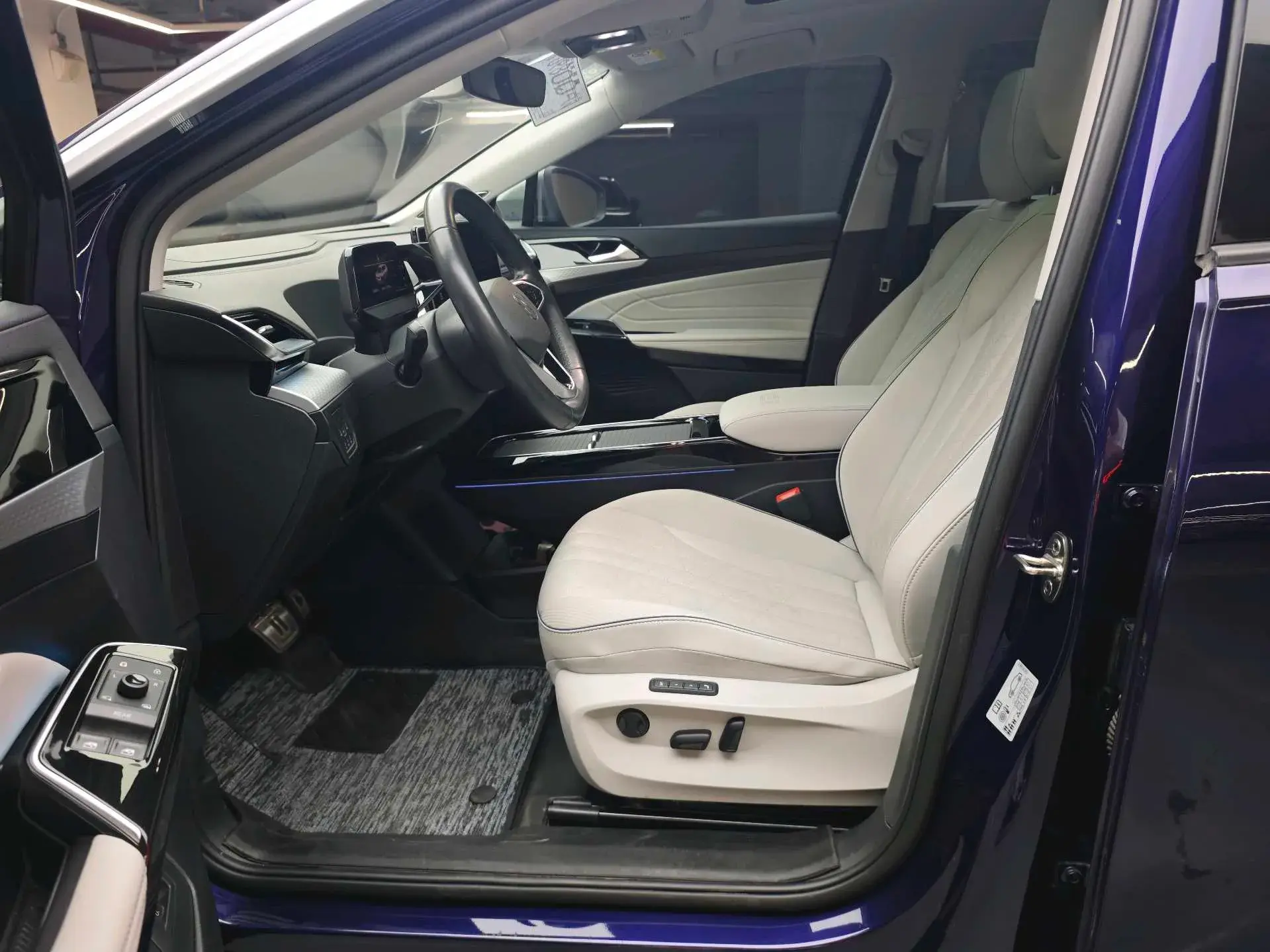 2021 VOLKSWAGEN ID.6 thumbnail 2