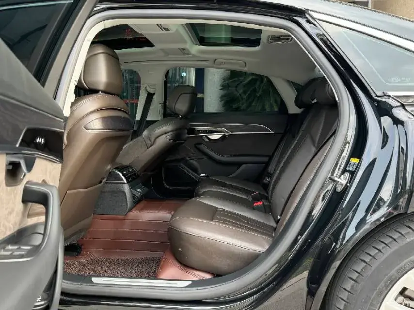 2019 AUDI A8 thumbnail 3