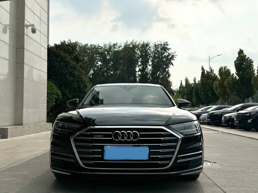 2019 AUDI A8 thumbnail 2