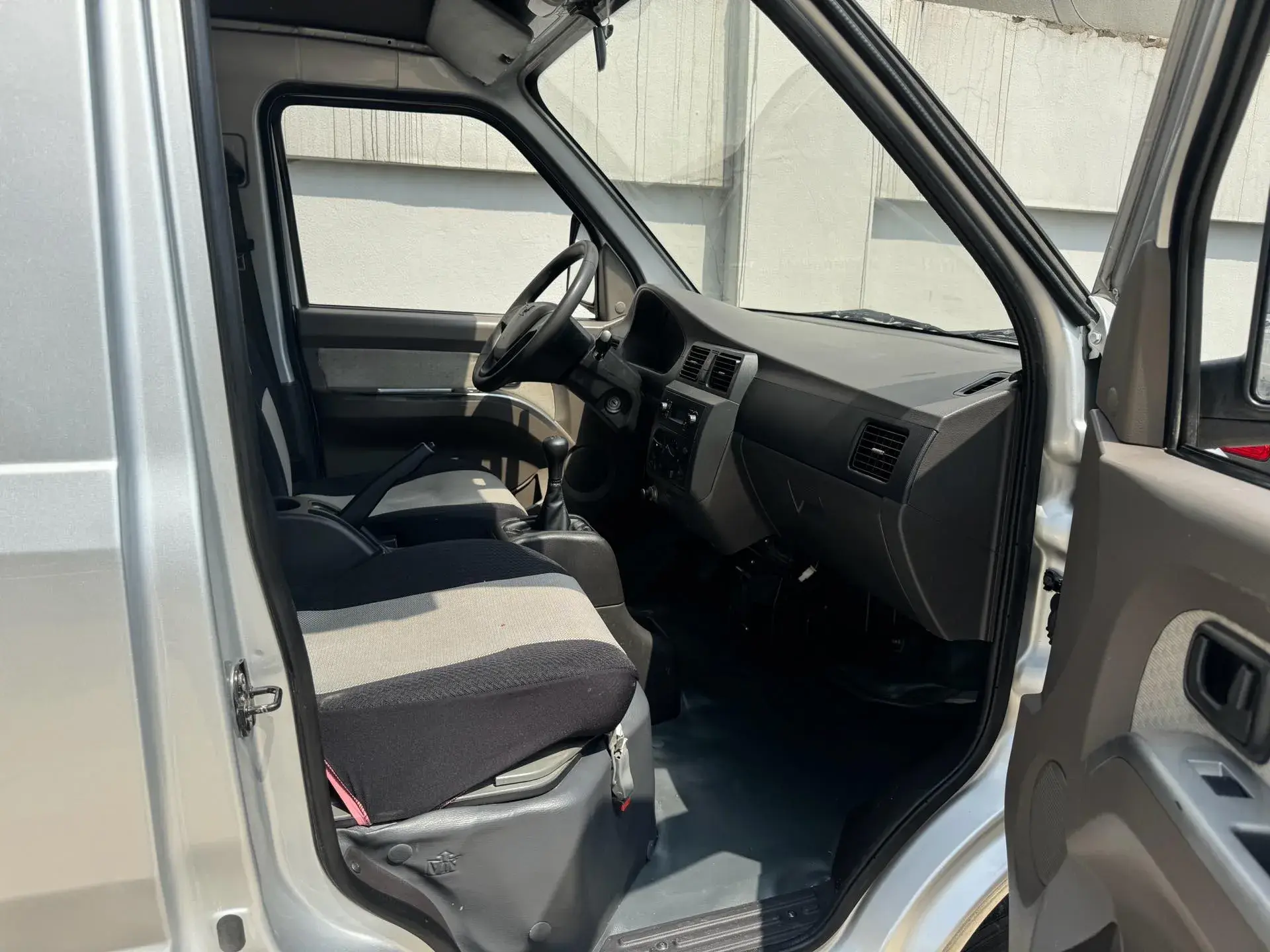 2021 WULING RONGGUANG thumbnail 3