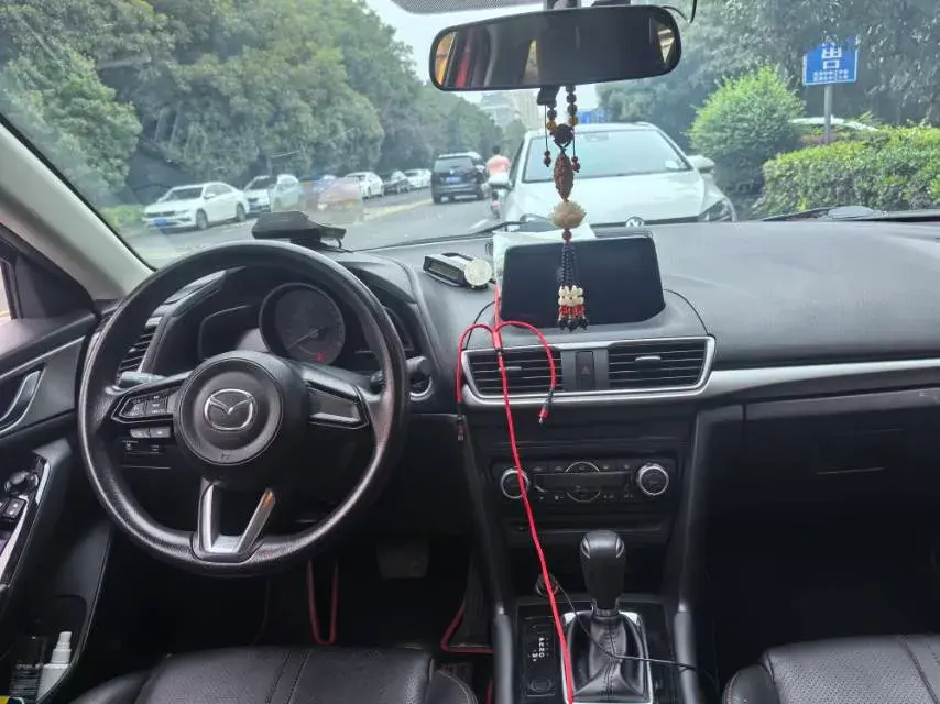 2017 MAZDA 3 thumbnail 4