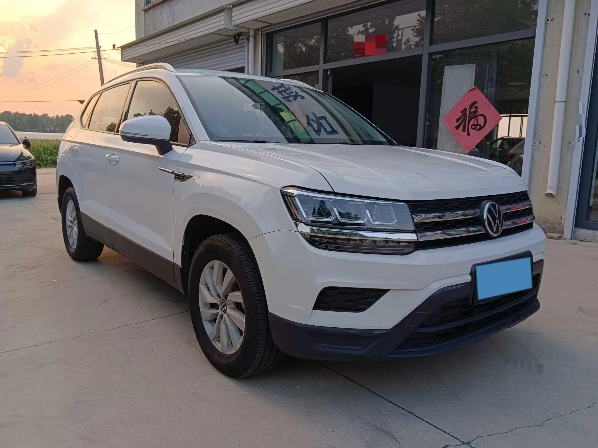 2021 VOLKSWAGEN THARU thumbnail 3