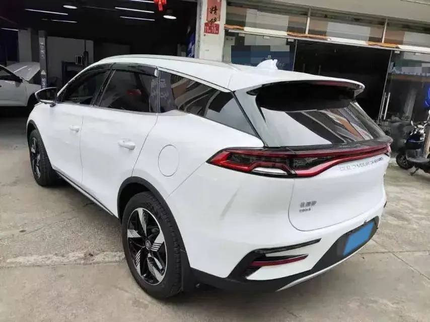 2023 BYD TANG thumbnail 4