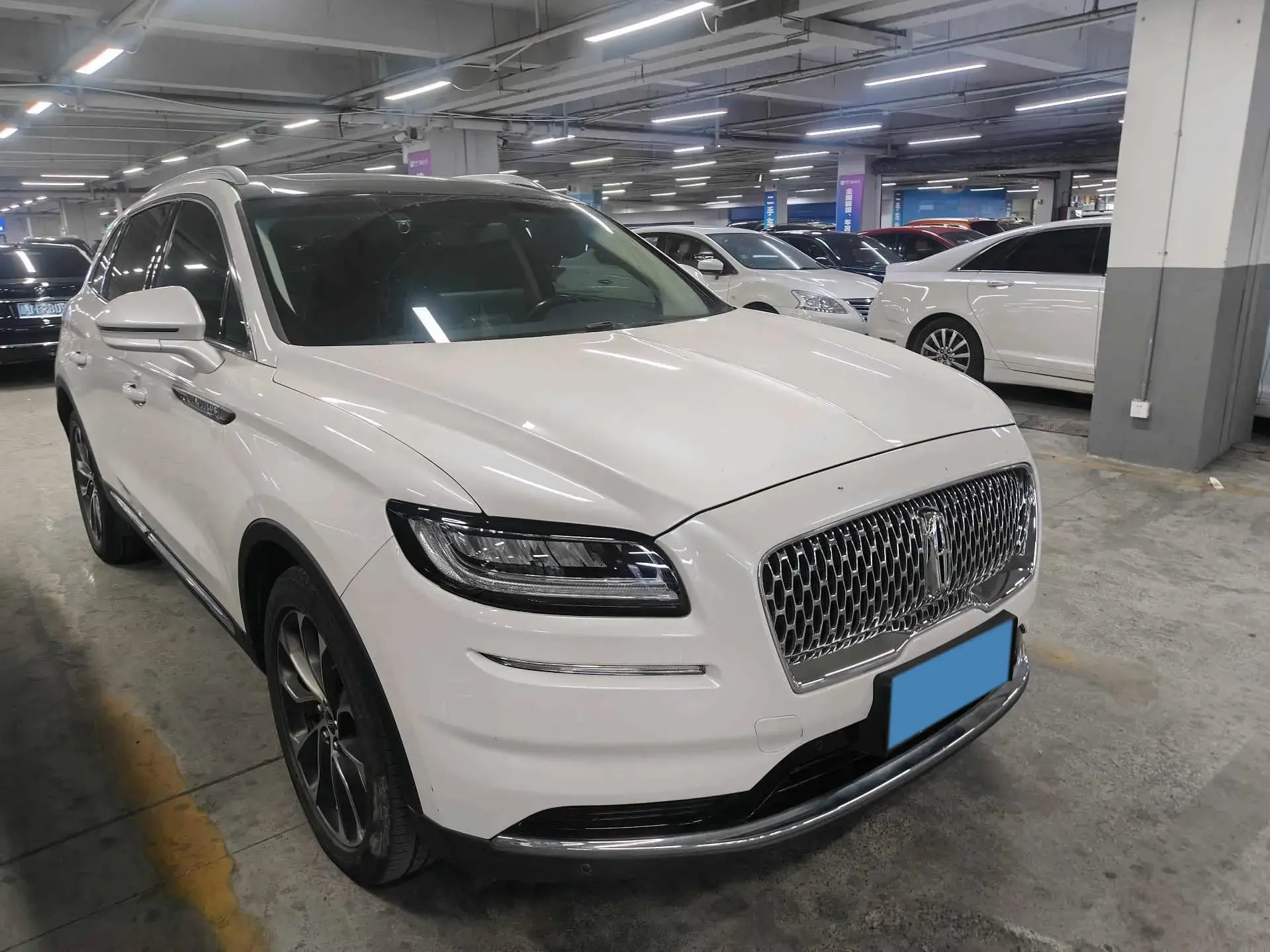 2021 LINCOLN NAUTILUS thumbnail 3