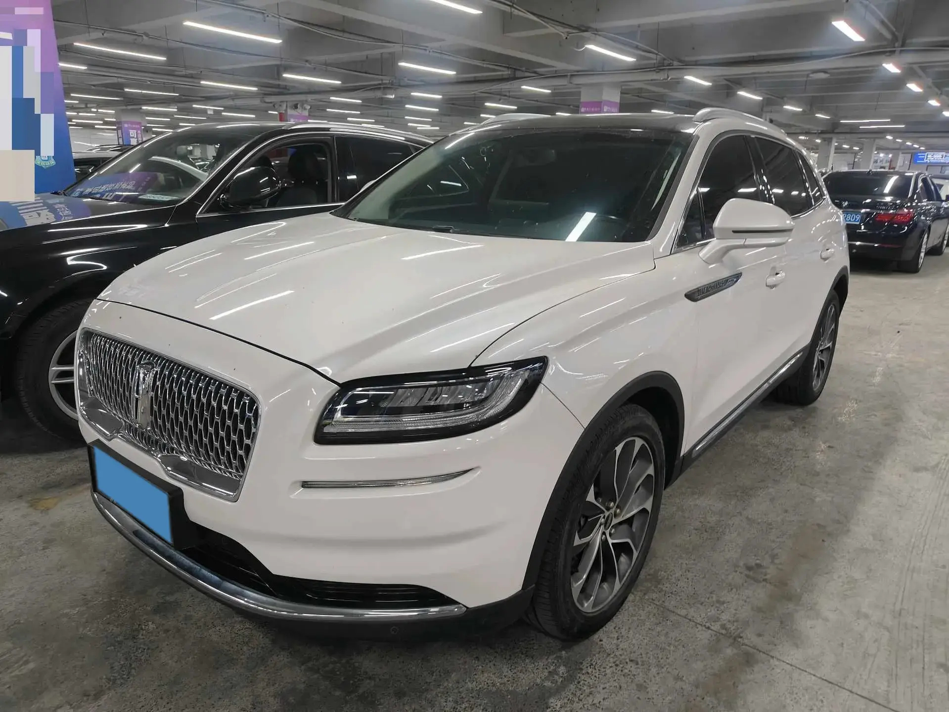 2021 LINCOLN NAUTILUS view 1