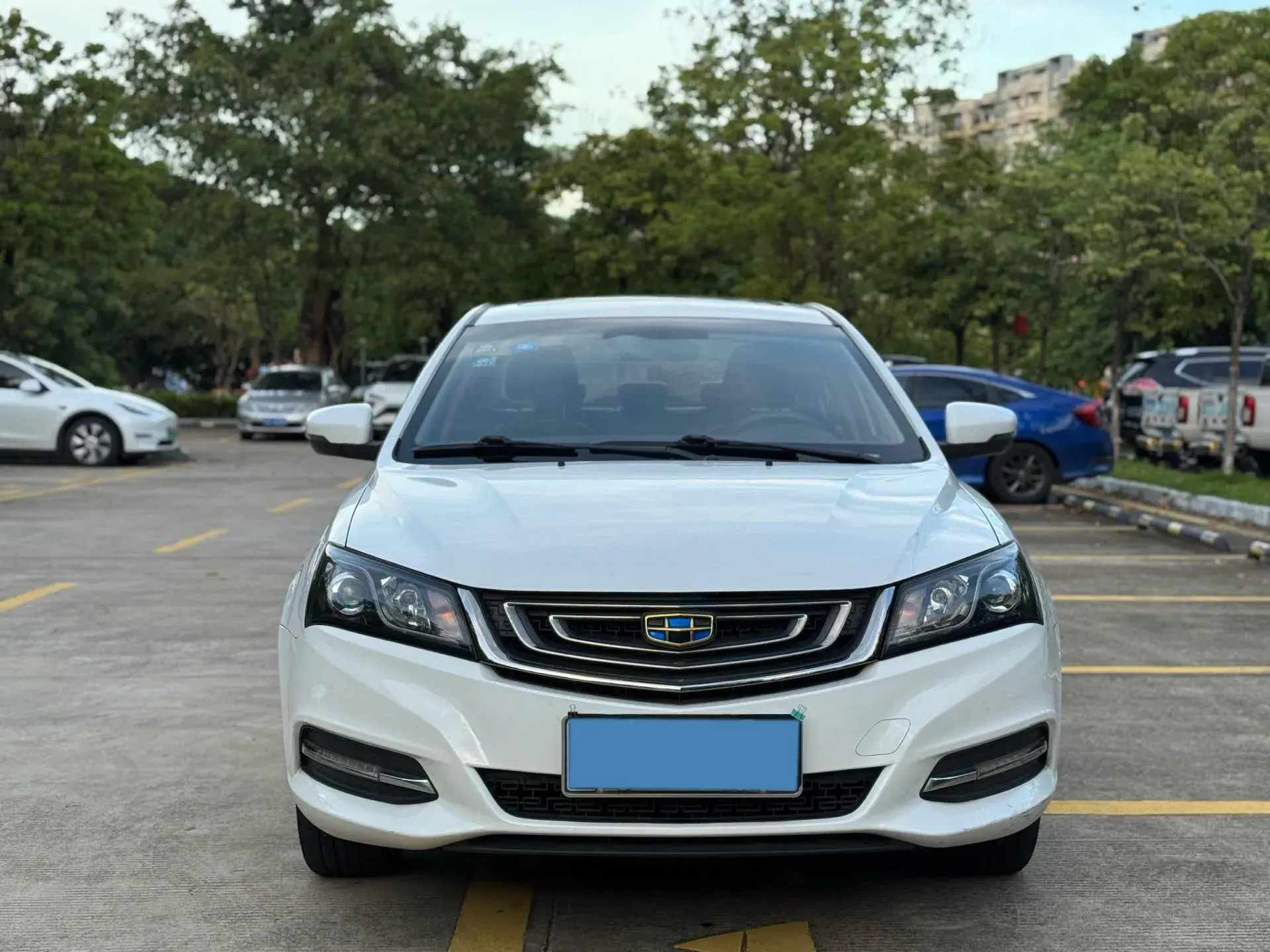 2017 GEELY EMGRAND thumbnail 2