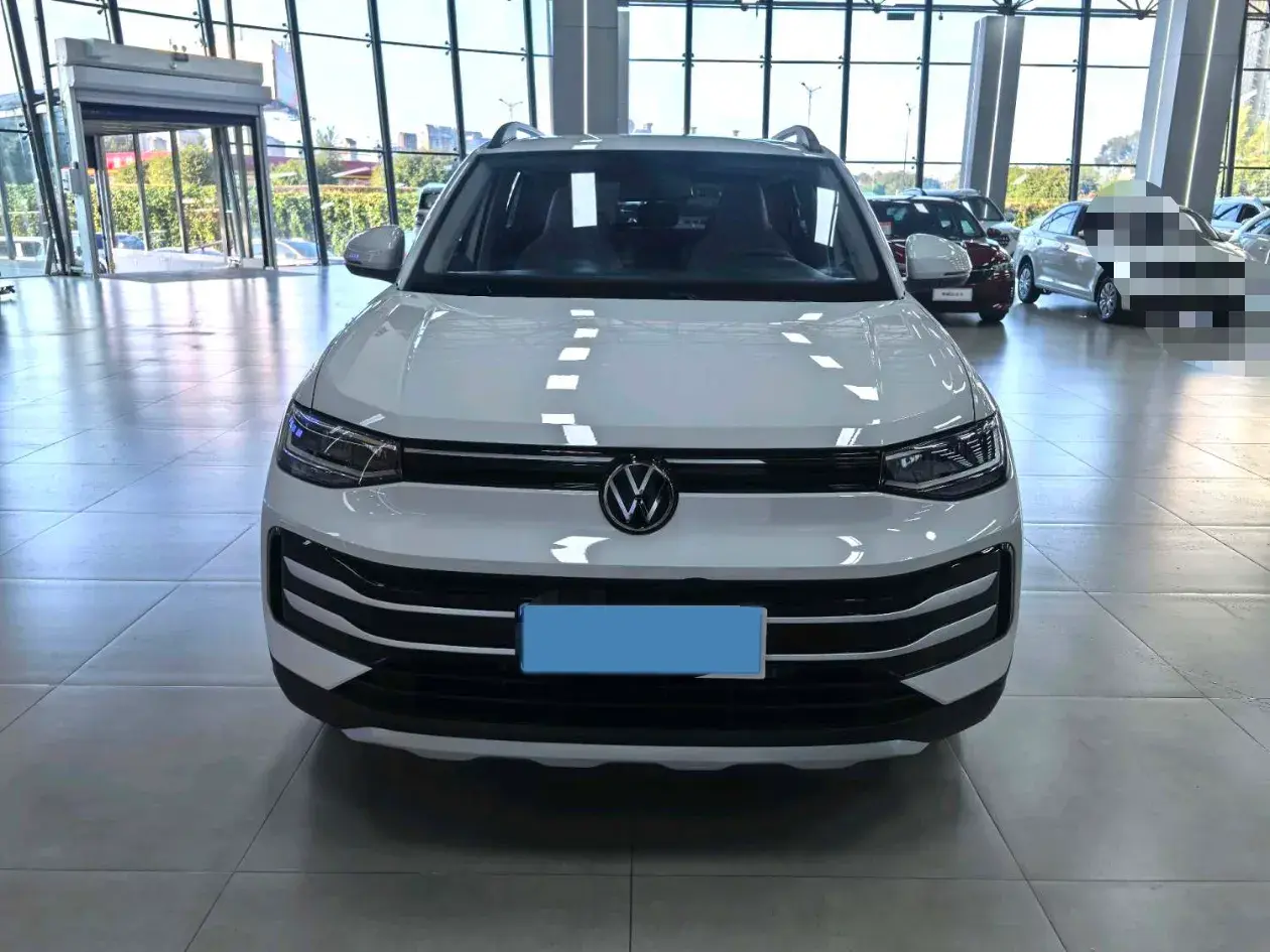 2025 VOLKSWAGEN THARU thumbnail 2