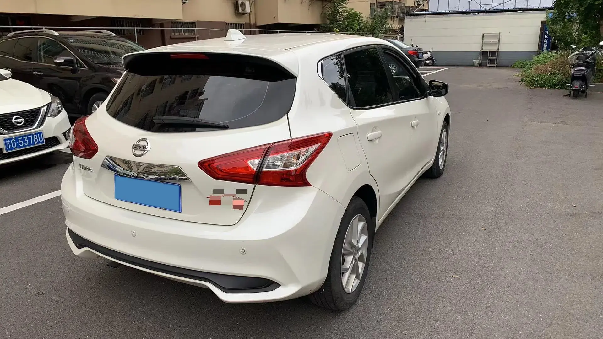 2020 NISSAN TIIDA thumbnail 3