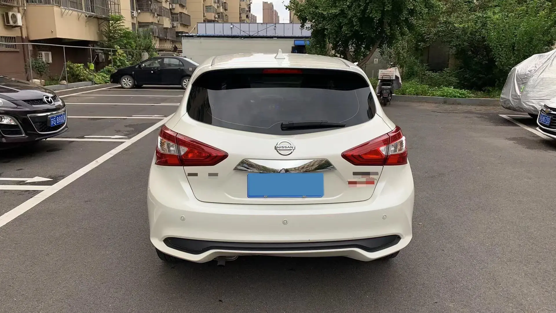 2020 NISSAN TIIDA thumbnail 4