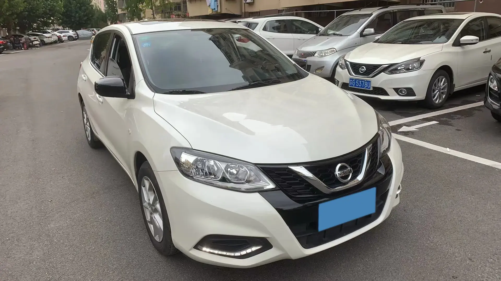 2020 NISSAN TIIDA thumbnail 2