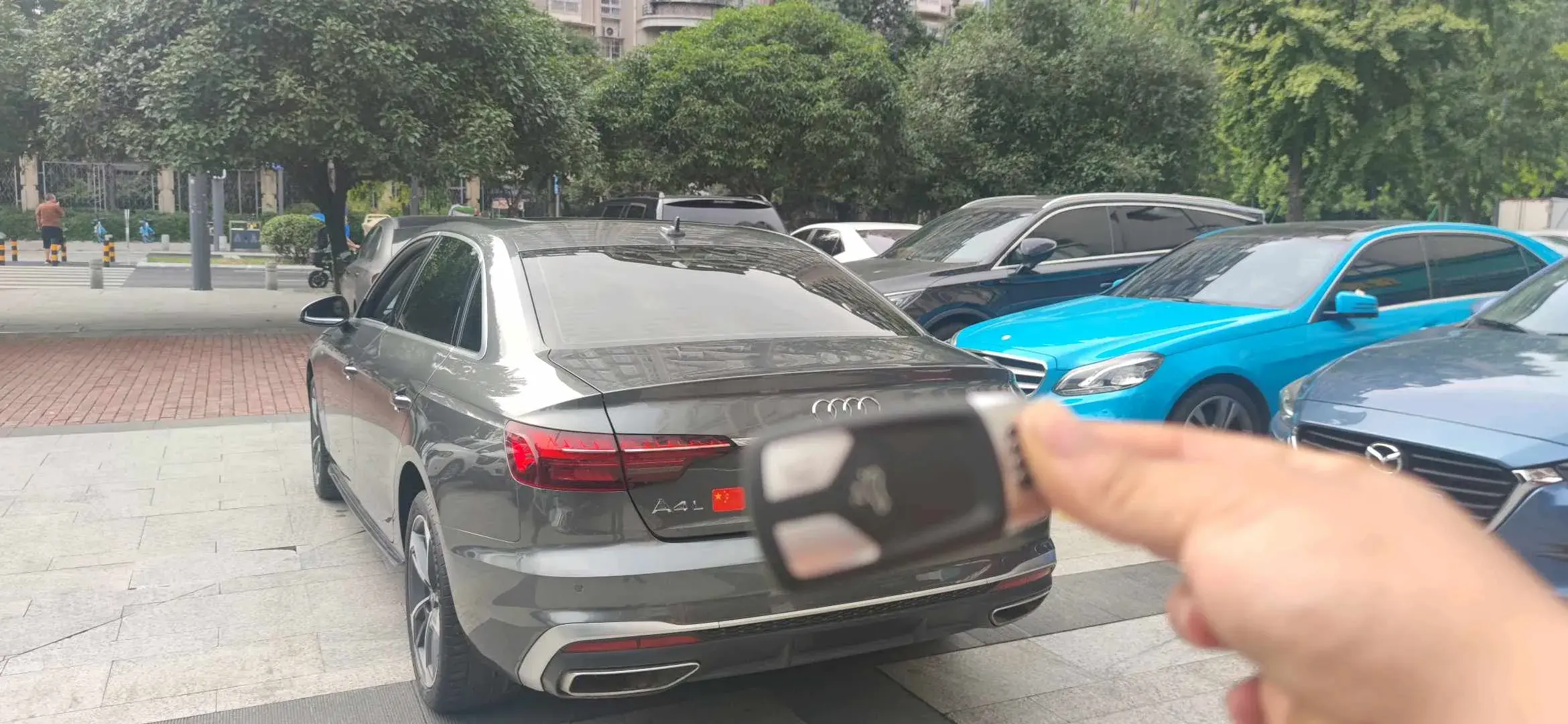 2022 AUDI A4L thumbnail 4