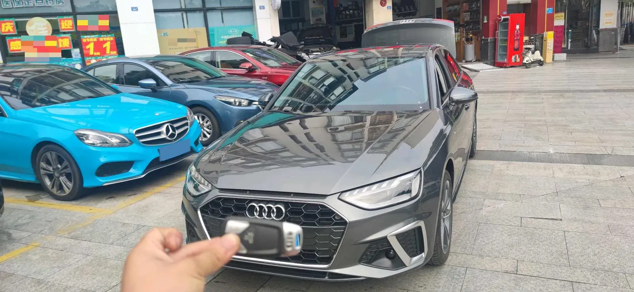 2022 AUDI A4L view 1