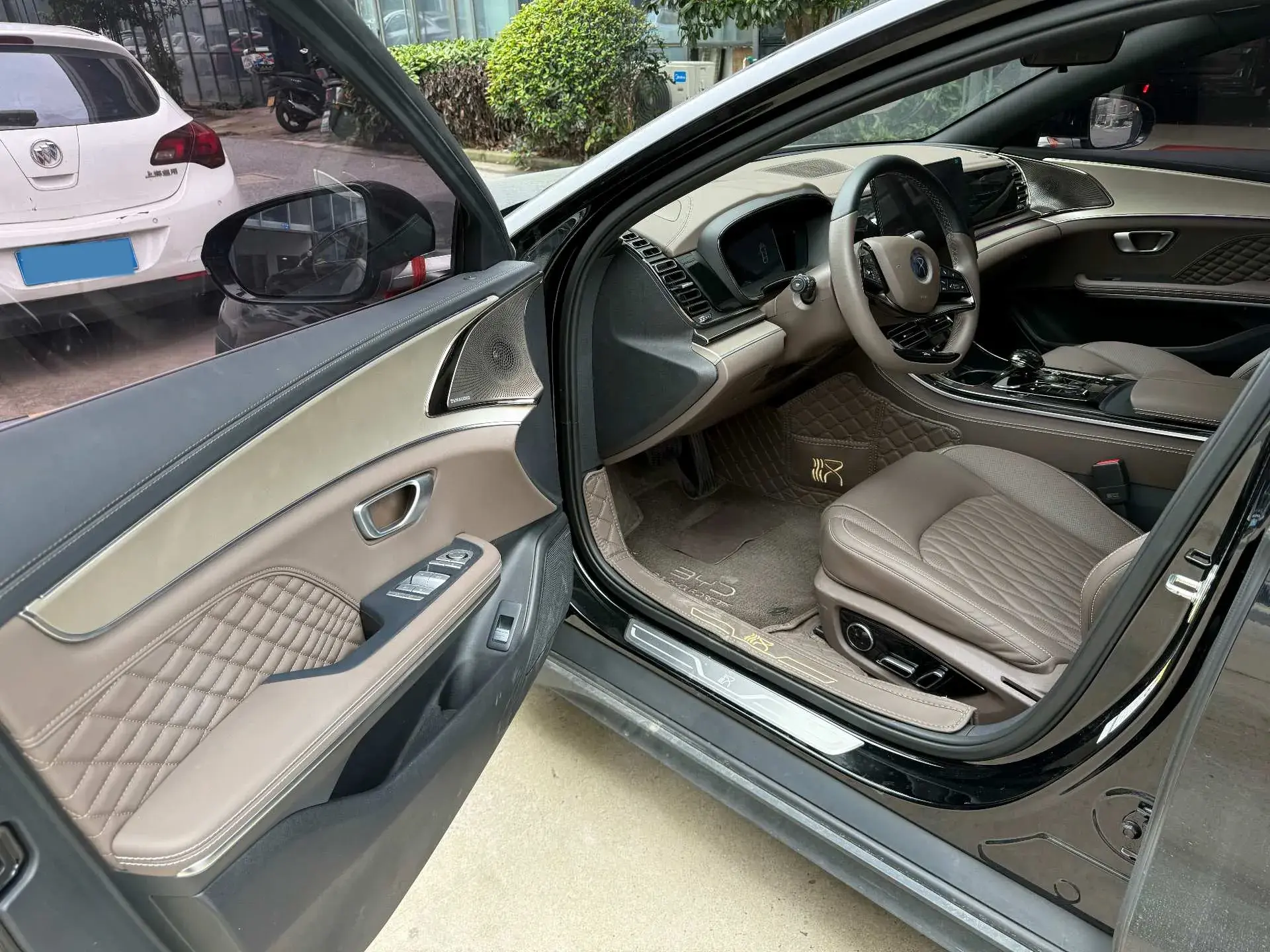 2023 BYD HAN thumbnail 2