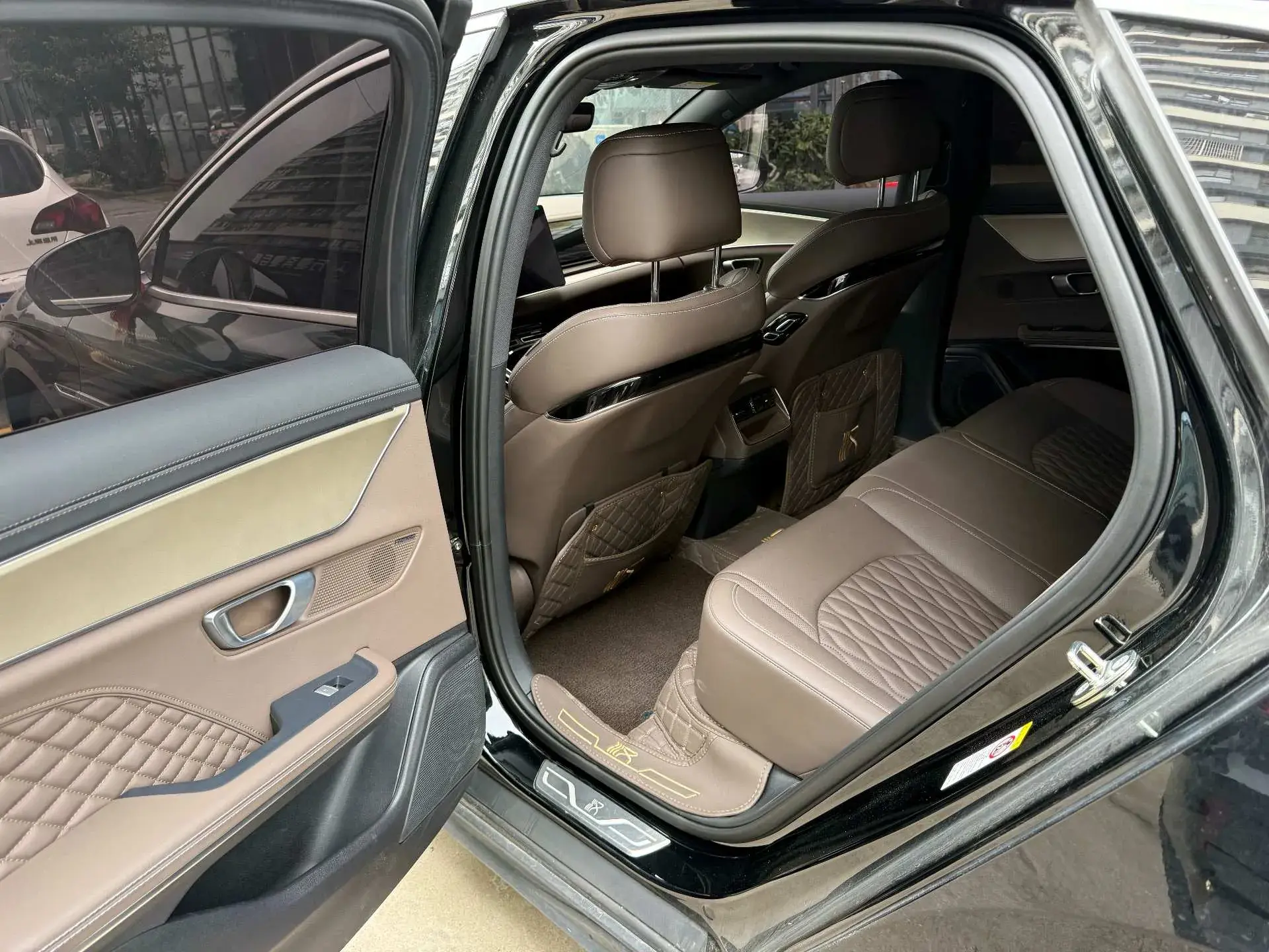 2023 BYD HAN thumbnail 3