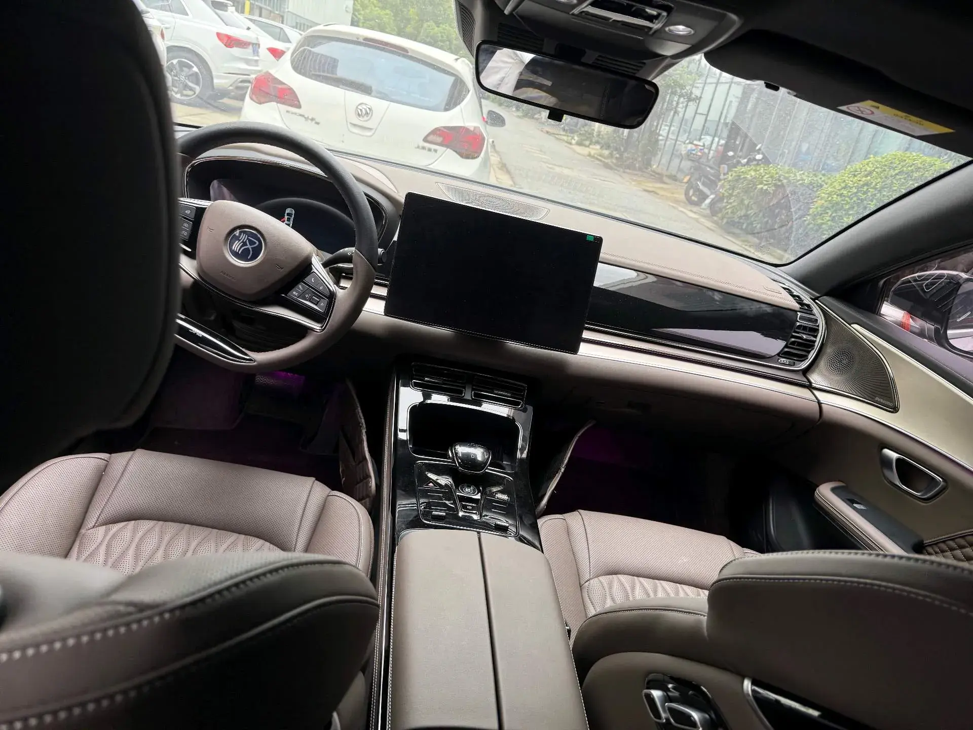 2023 BYD HAN thumbnail 4