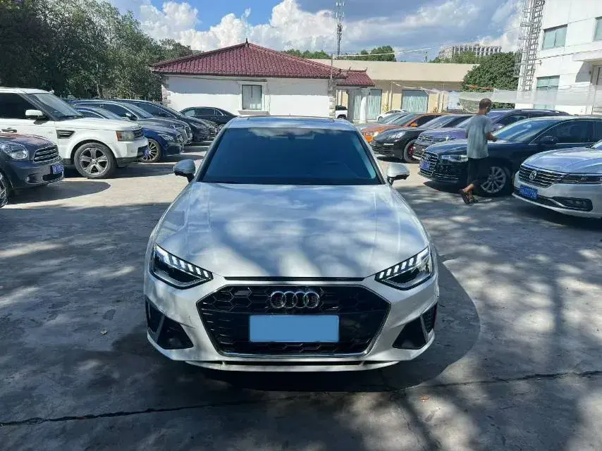 2022 AUDI A4L thumbnail 2