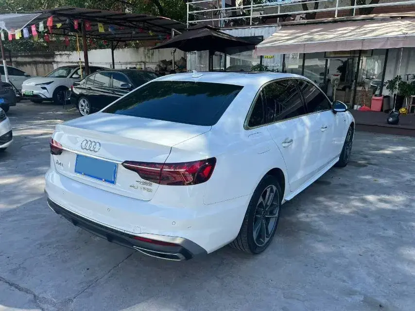 2022 AUDI A4L thumbnail 3