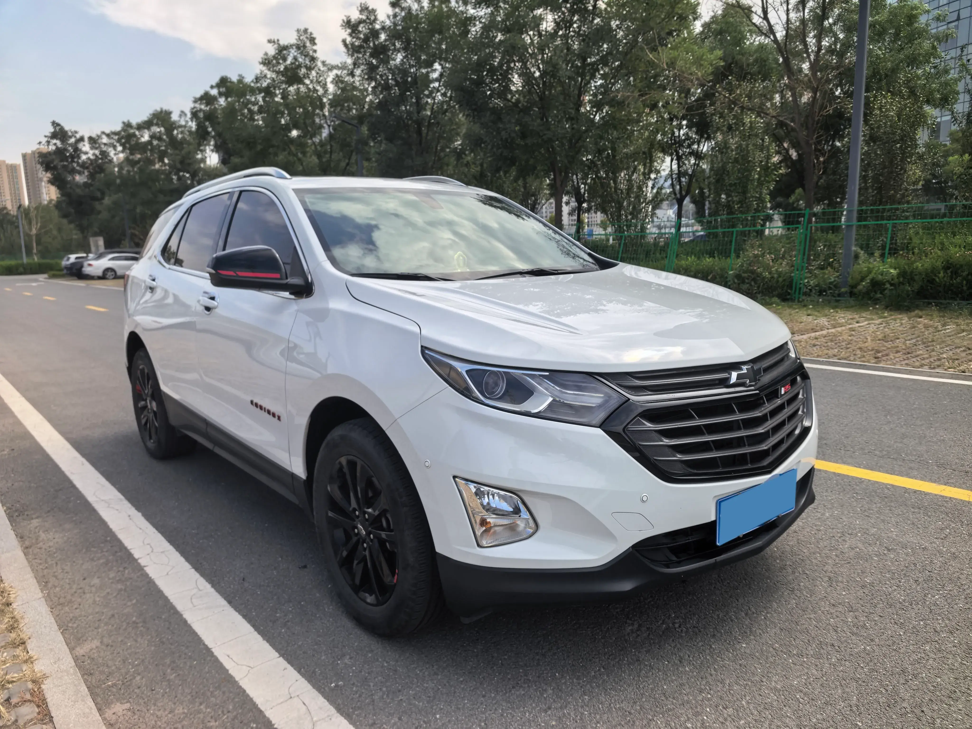 2019 CHEVROLET EQUINOX thumbnail 3