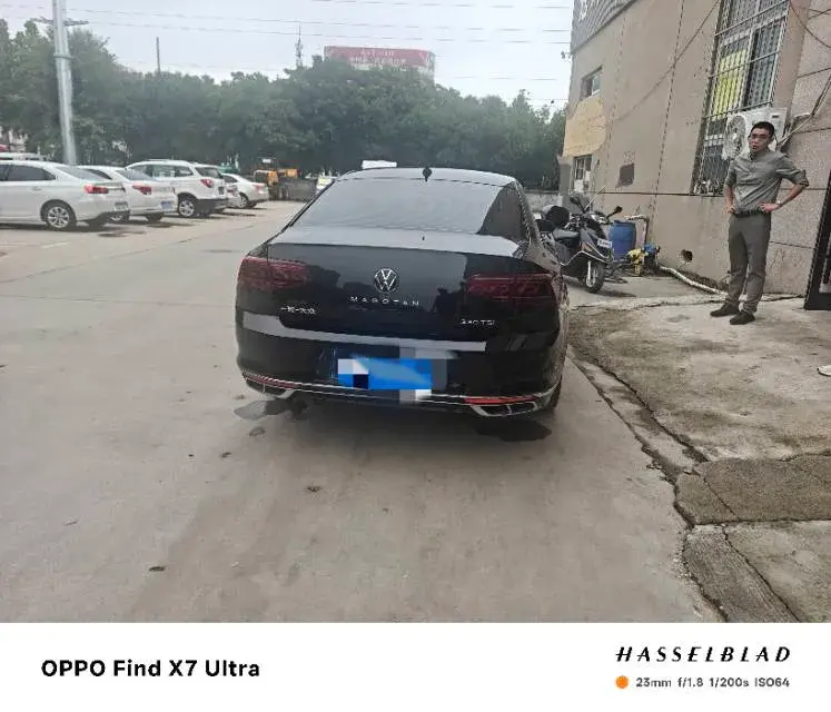 2023 VOLKSWAGEN MAGOTAN thumbnail 3