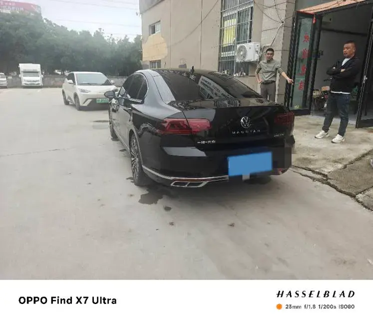 2023 VOLKSWAGEN MAGOTAN thumbnail 2