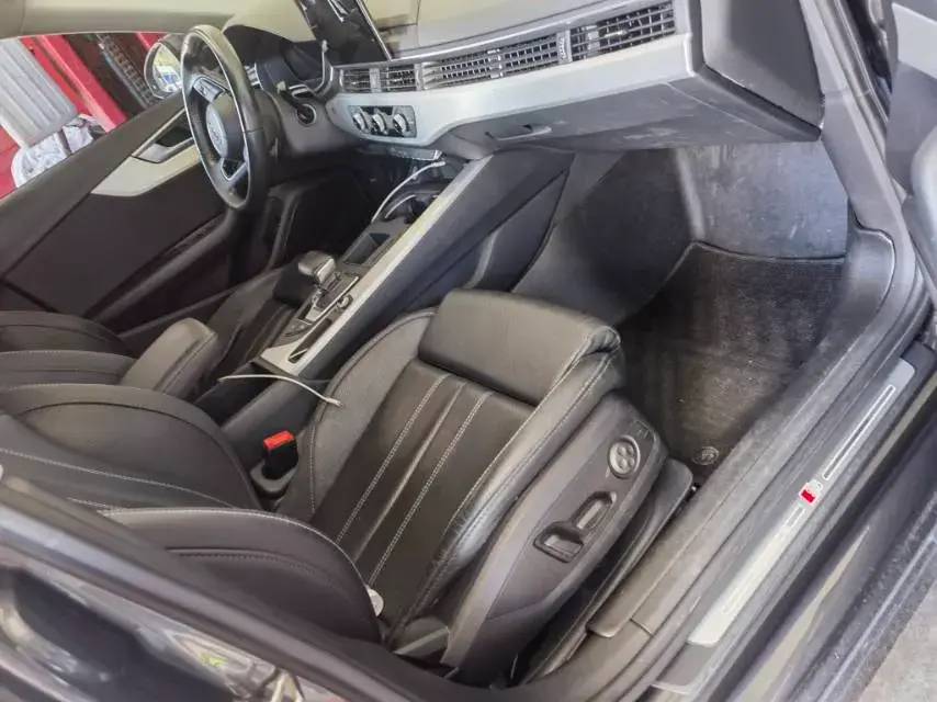 2020 AUDI A4L thumbnail 4