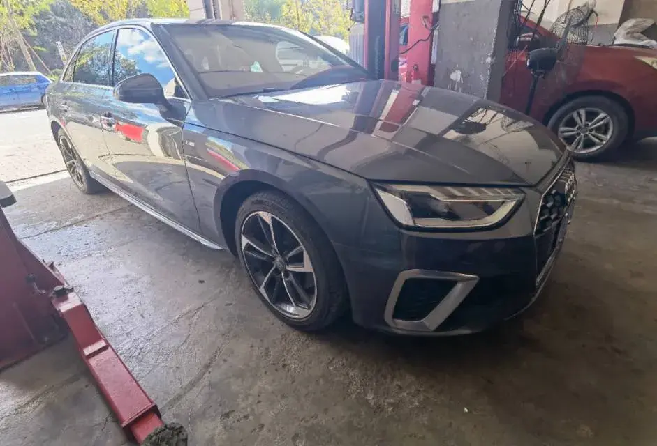 2020 AUDI A4L thumbnail 2