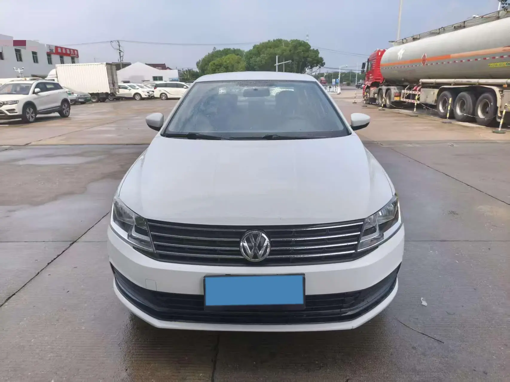 2018 VOLKSWAGEN LAVIDA thumbnail 2