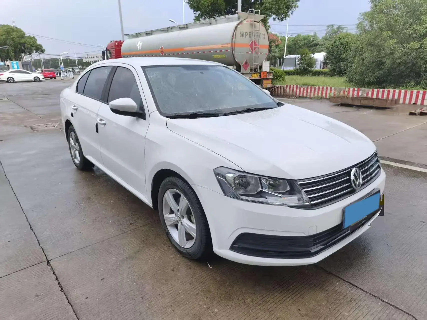 2018 VOLKSWAGEN LAVIDA thumbnail 3