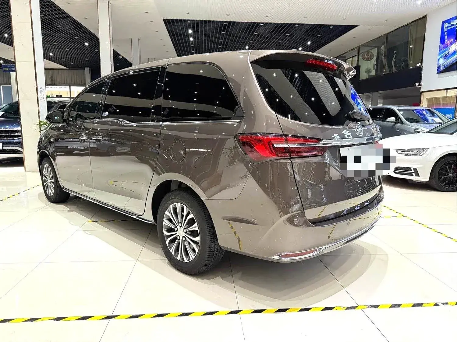 2023 BUICK GL8 thumbnail 4