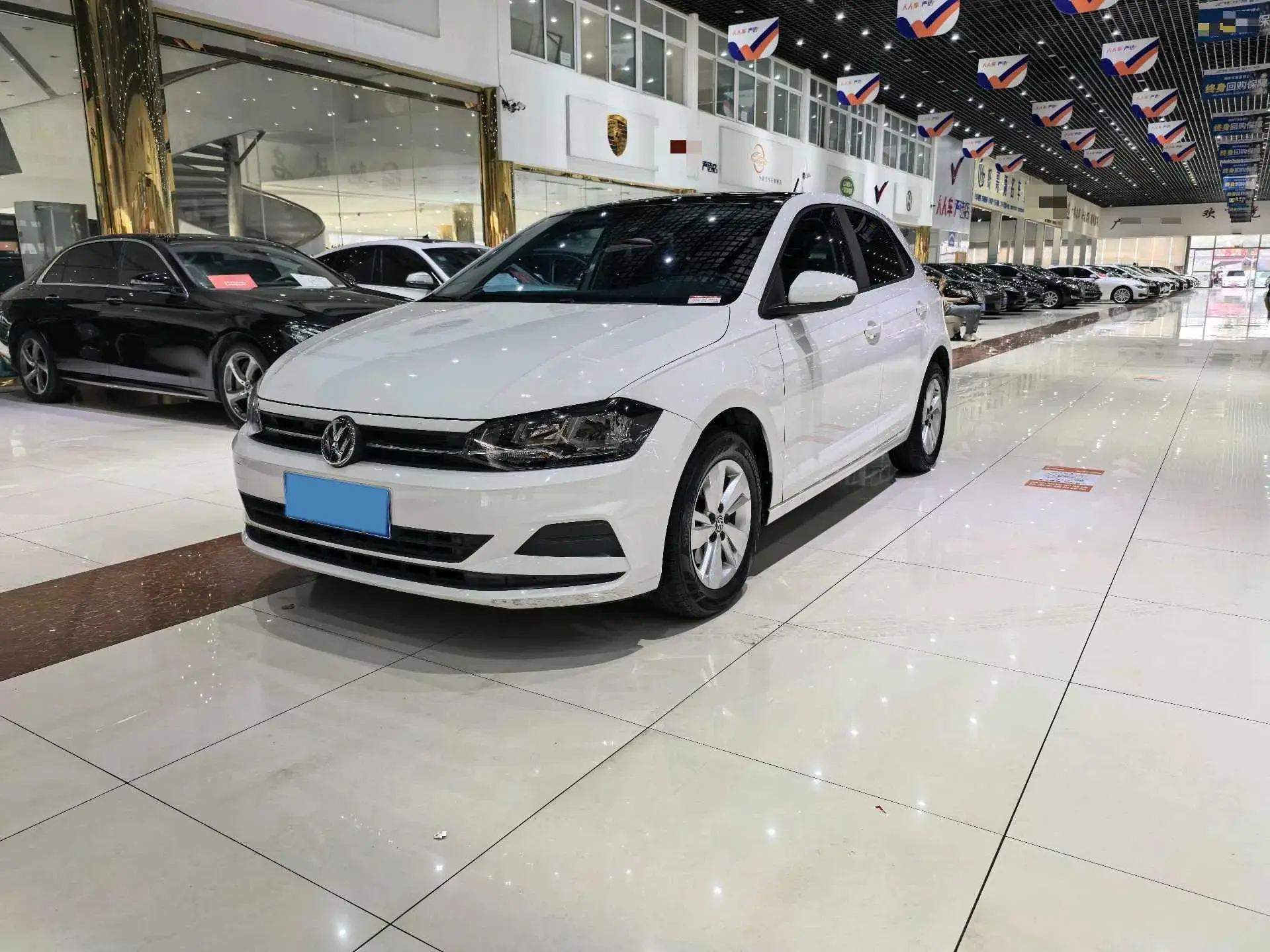2019 VOLKSWAGEN POLO view 1
