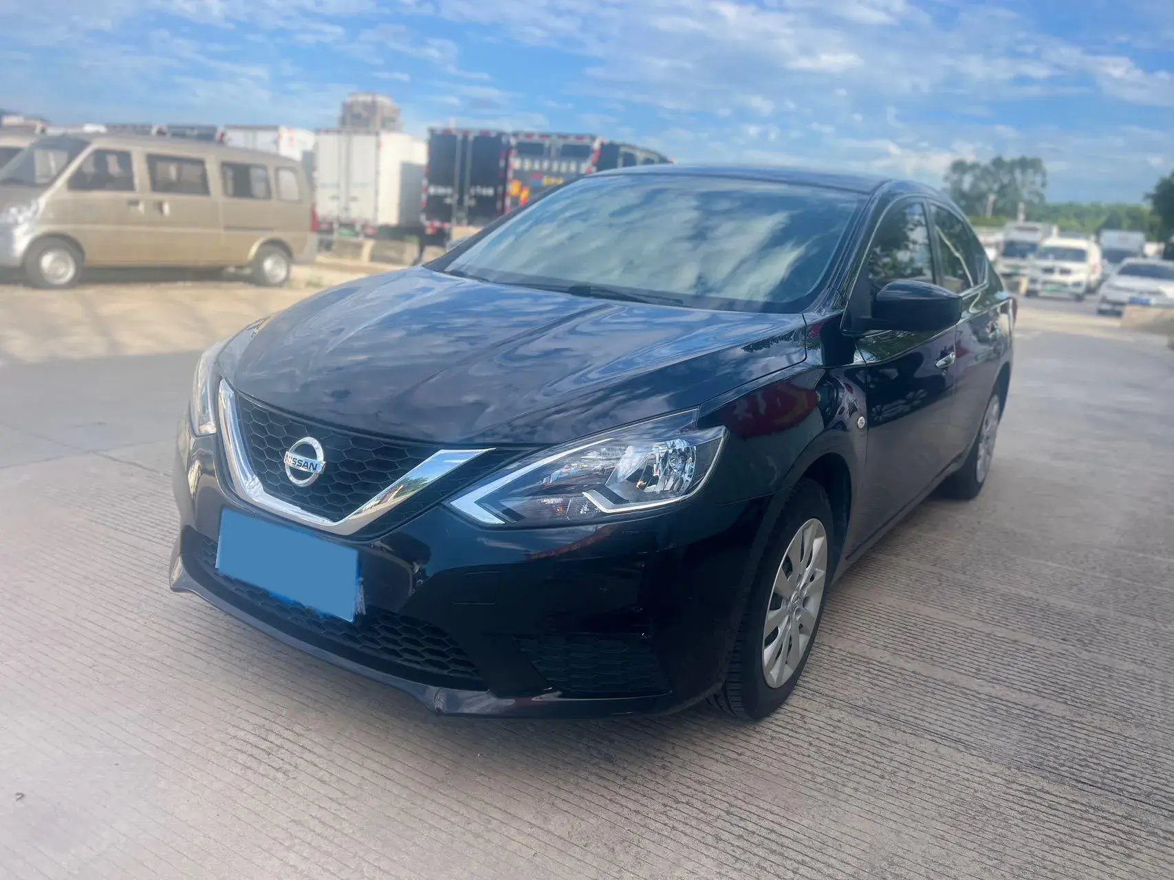 2019 NISSAN SYLPHY view 1