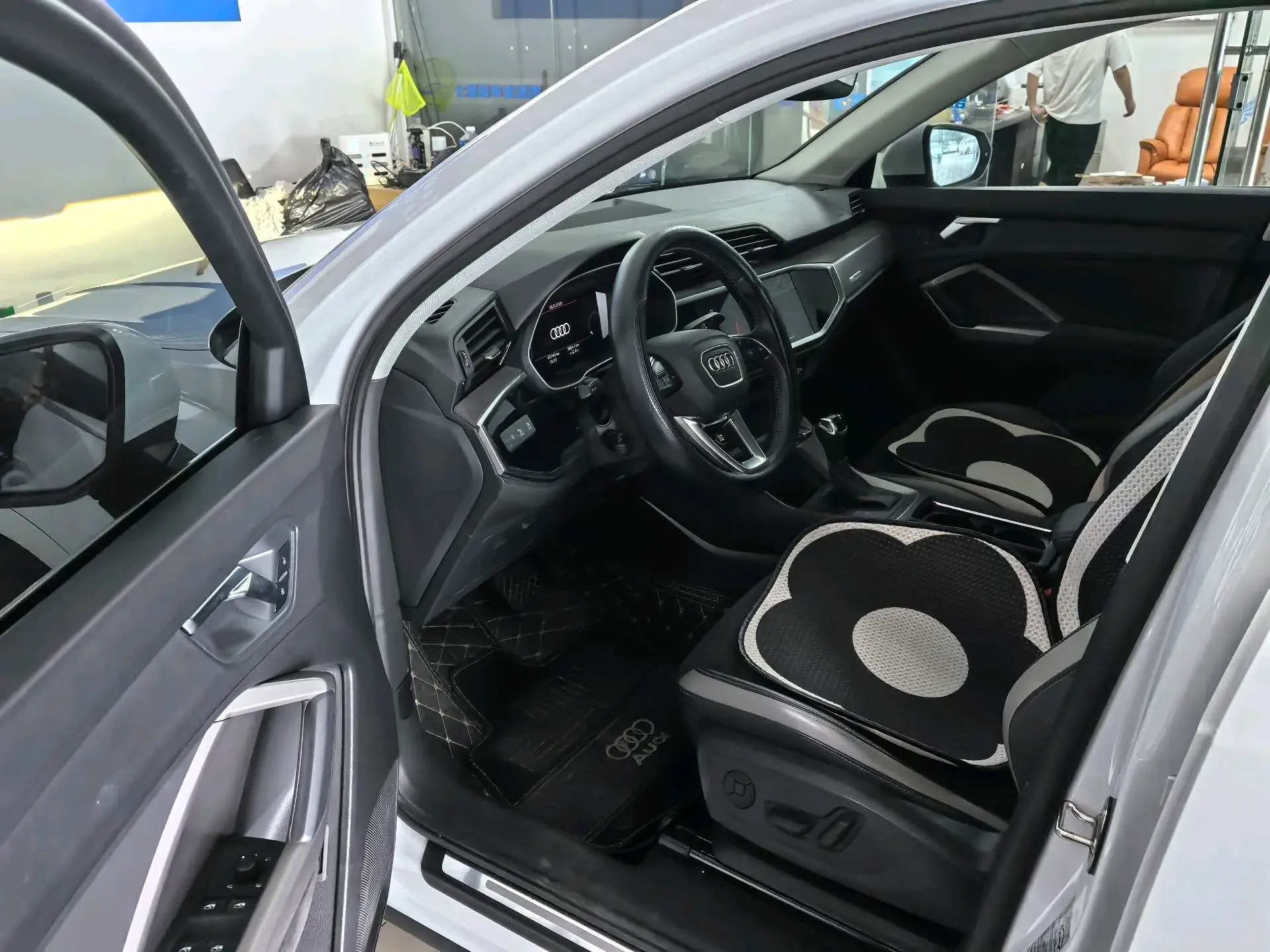 2021 AUDI Q3 thumbnail 4