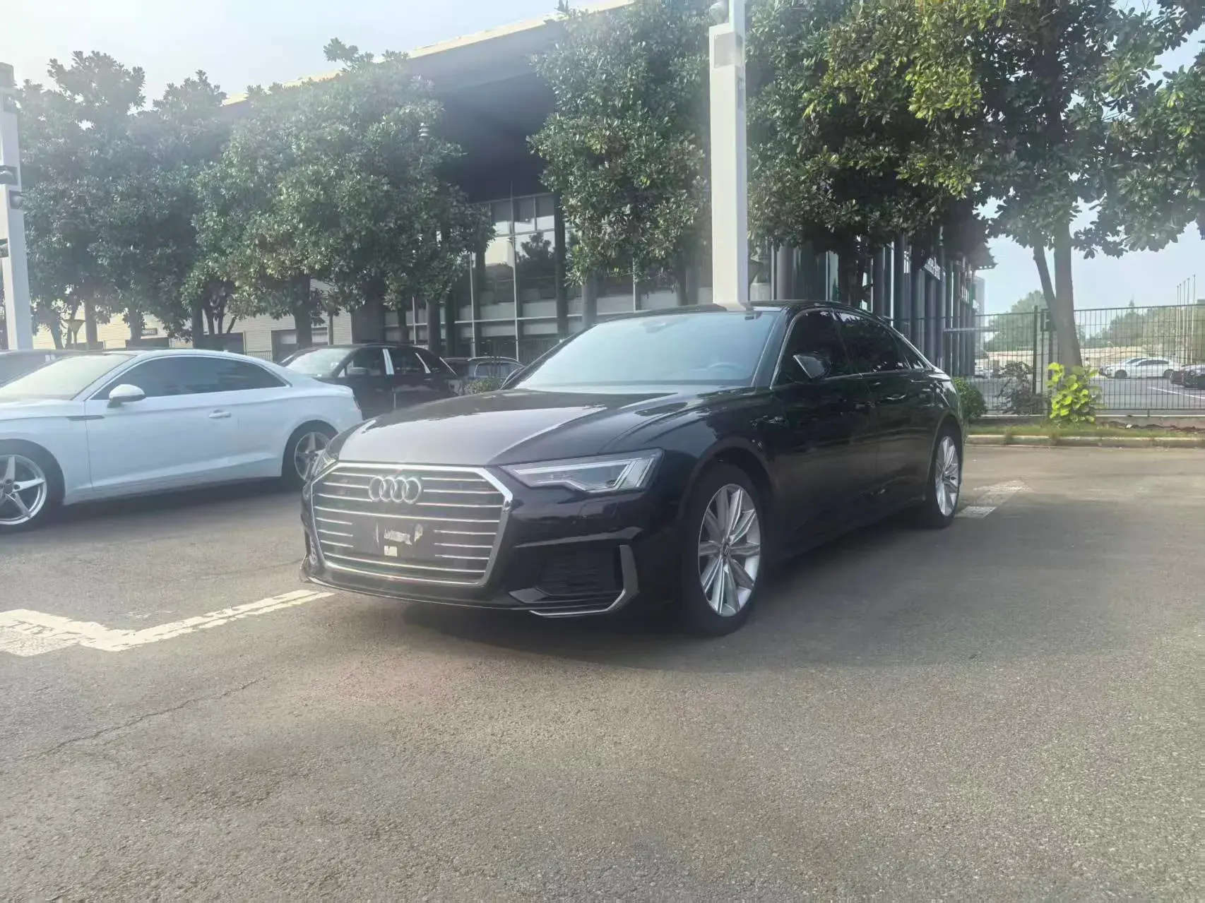 2020 AUDI A6L view 1