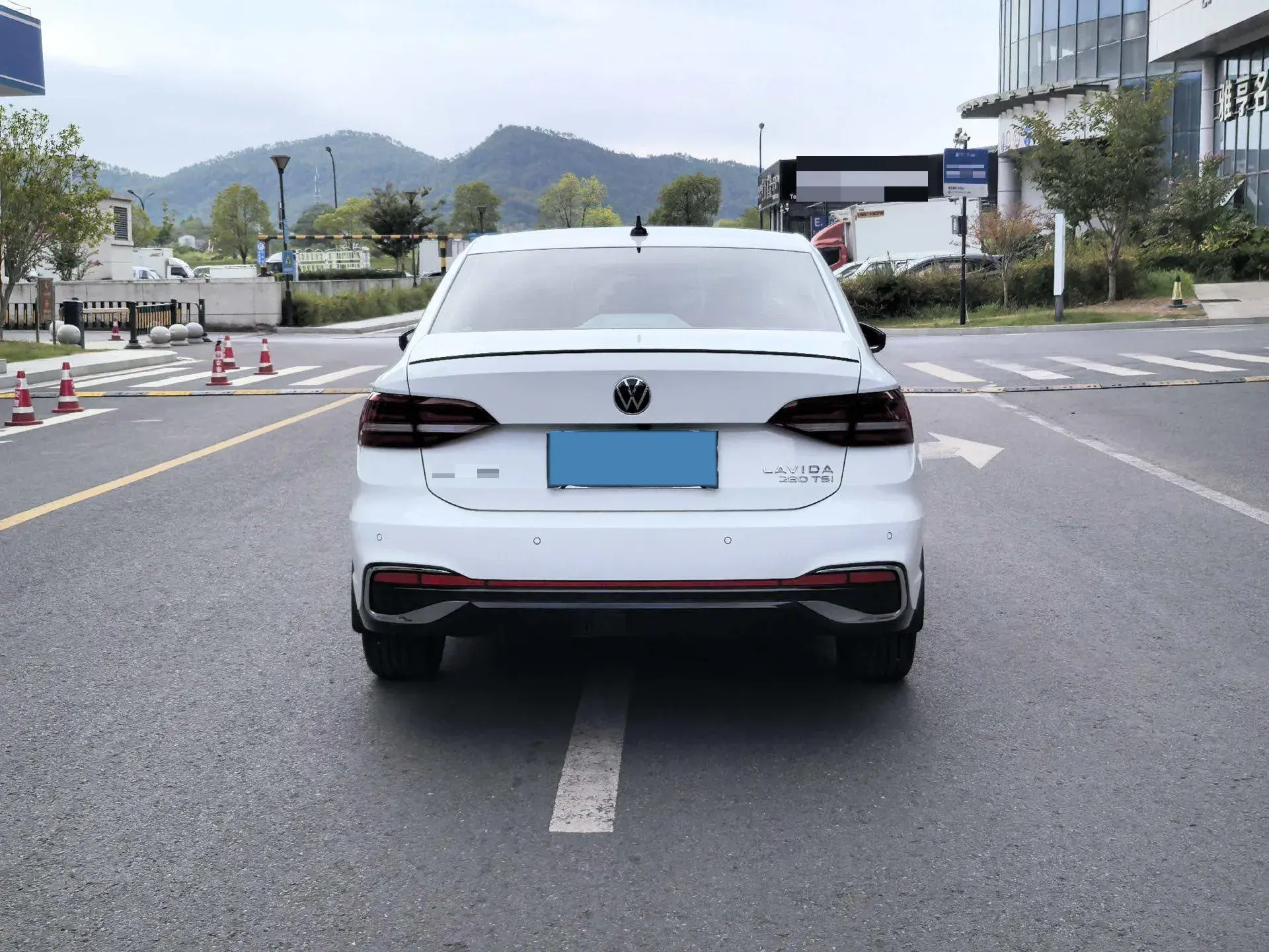 2023 VOLKSWAGEN LAVIDA thumbnail 4