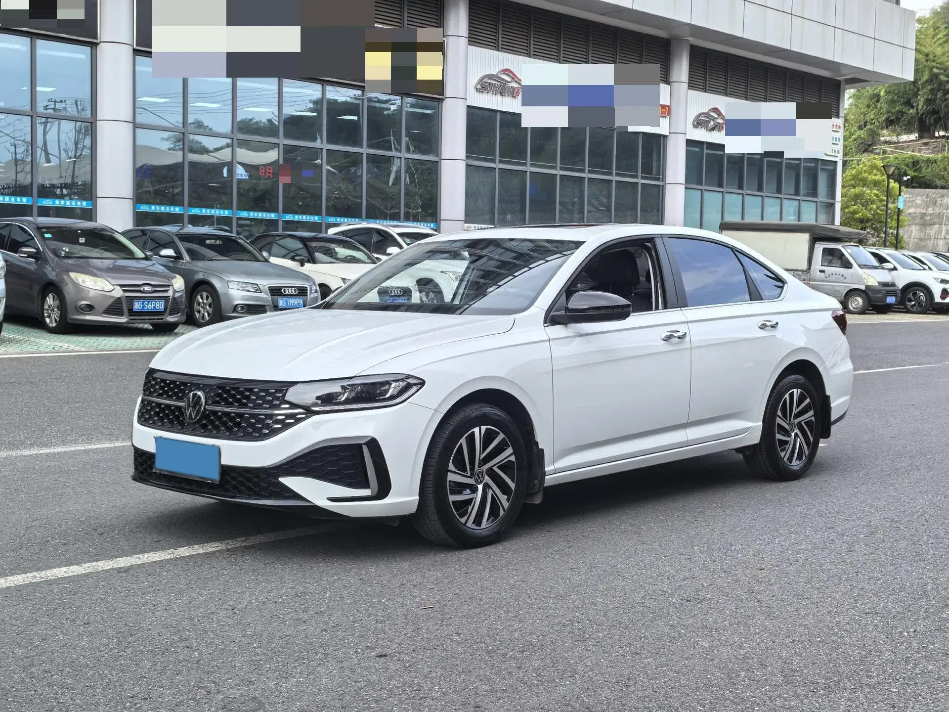 2023 VOLKSWAGEN LAVIDA view 1