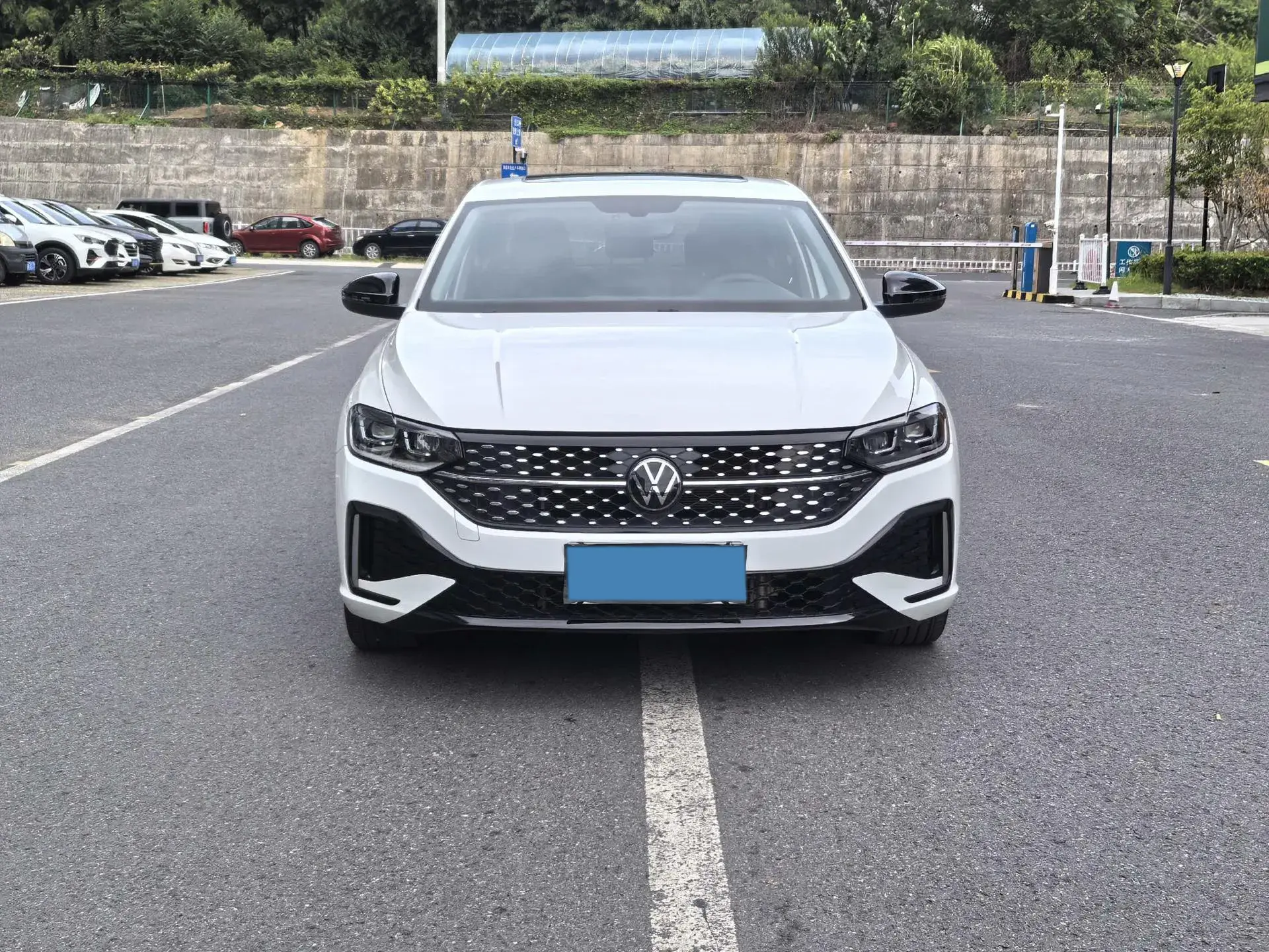 2023 VOLKSWAGEN LAVIDA thumbnail 2